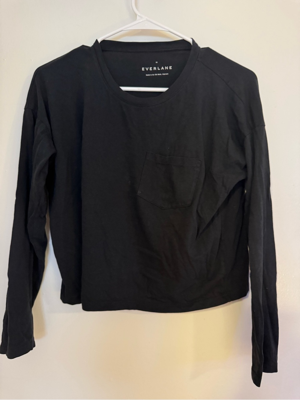 Everlane Black Long-Sleeve Pocket Tee Shirt